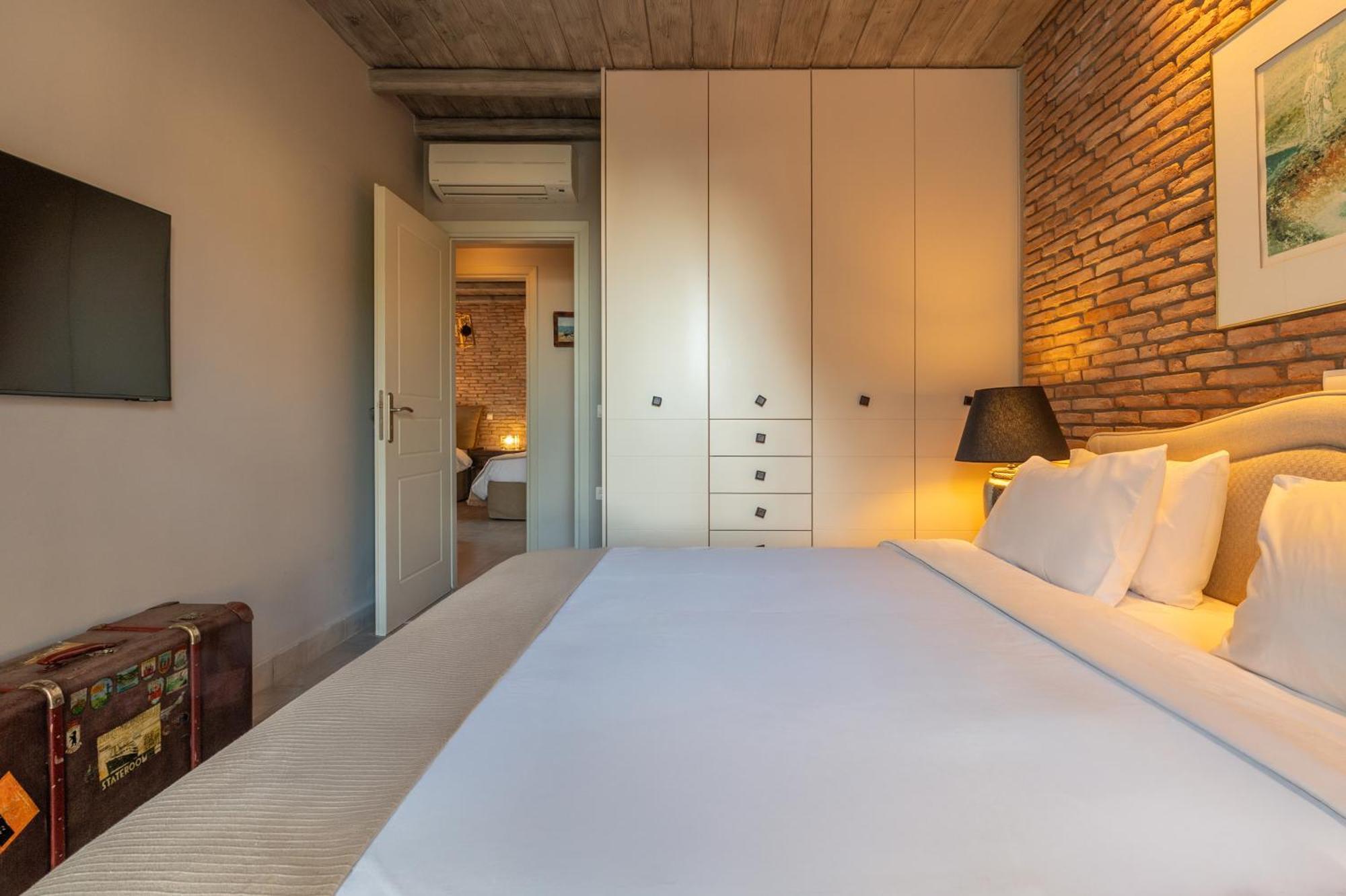 Tyros Boutique Houses Villas Room photo